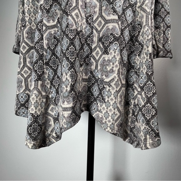 Westport Silver Blue Metallic Sweater Floral Knit Pullover V-Neck Asymmetrical - Picture 8 of 12